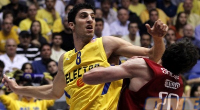 אליהו מעיף את שנגליה (יוסי ציפקיס)