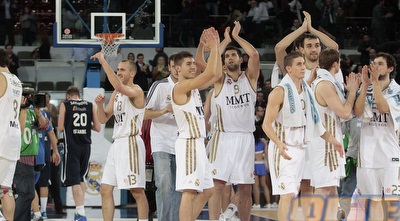 שחקני ריאל מדריד חוגגים ניצחון על הטורקים (GettyImages)