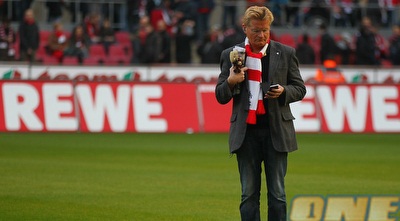 הכרוז מודיע על ביטול המשחק בין מיינץ וקלן (GettyImages) הכרוז מודיע על ביטול המשחק בין מיינץ וקלן (GettyImages)