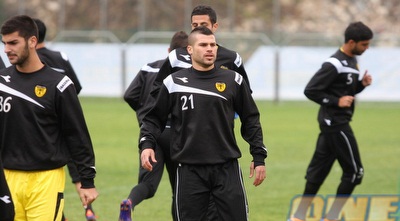 קובי מויאל. יחזור ל-11 של יובל נעים (גיא בן זיו) קובי מויאל. יחזור ל-11 של יובל נעים (גיא בן זיו)