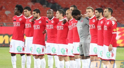 שחקני הפועל ת&qout;א בדקת הדומיה לזכרו של שניאור (משה חרמון) שחקני הפועל ת&qout;א בדקת הדומיה לזכרו של שניאור (משה חרמון)