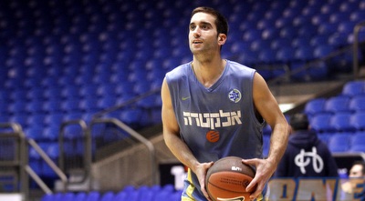 יוגב אוחיון (יוסי ציפקיס) יוגב אוחיון (יוסי ציפקיס)