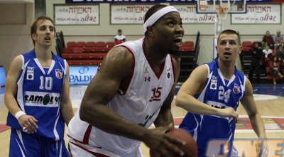 ג&acute;וזף ג&acute;ונס (עמית מצפה)