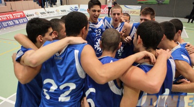 שחקני פ&qout;ת חוגגים (עמית מצפה) שחקני פ&qout;ת חוגגים (עמית מצפה)