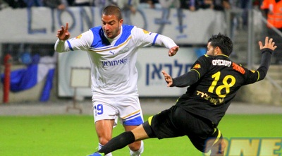 אבוחצירא מנסה לעבור את ריקן (יניב גונן)