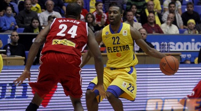 וורן שומר על לנגפורד (יוסי ציפקיס)