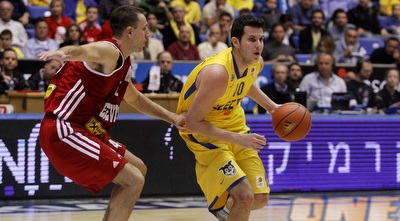 פניני מחפש את הדרך לסל (יוסי ציפקיס)