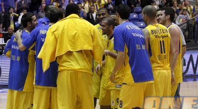 פארמר נפרד מהחברים בסיום (יוסי ציפקיס)