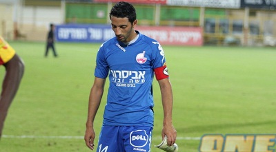 אילוז יורד עצוב מהמגרש (משה חרמון)