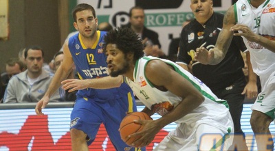 שון וויליאמס מוציא את חיפה להתקפה (מנהלת הליגה) (ONE) שון וויליאמס מוציא את חיפה להתקפה (מנהלת הליגה) (ONE)