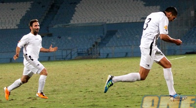 הבלם הכובש חוגג. דהן העלה את בת-ים לגמר מול הפועל ר&qout;ג (איתי ישראל)