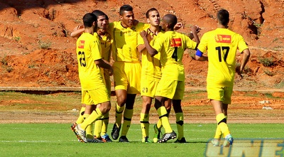 שחקני מכבי חוגגים את הניצחון (יניב גונן) שחקני מכבי חוגגים את הניצחון (יניב גונן)