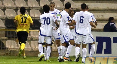 שחקני רמה&qout;ש חוגגים את היתרון (שי לוי) שחקני רמה&qout;ש חוגגים את היתרון (שי לוי)