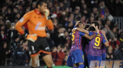 שחקני ברצלונה חוגגים, מונואה מאוכזב (GettyImages)