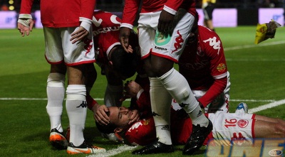 שחקני הפועל חוגגים על דמארי (עמית מצפה) שחקני הפועל חוגגים על דמארי (עמית מצפה)