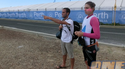לי קורזיץ ומאמנה בנצי פינקלשטיין (איגוד השייט) (ONE) לי קורזיץ ומאמנה בנצי פינקלשטיין (איגוד השייט) (ONE)