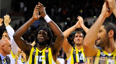 גיסט והחברים חוגגים ניצחון משכנע (GettyImages)