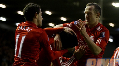 מקסי ואדם חונקים את סוארס מאהבה (GettyImages)