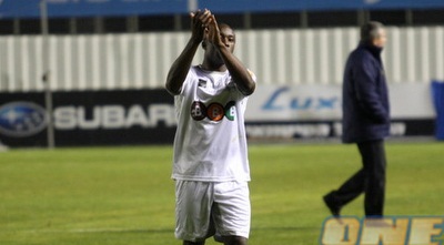 טופי מודה לקהל (גיא בן זיו)