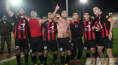 שחקני הפועל חיפה. טעמו את טעם הניצחון בדרבי (עמית מצפה) שחקני הפועל חיפה. טעמו את טעם הניצחון בדרבי (עמית מצפה)