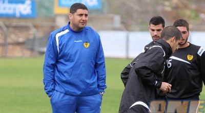 יובל נעים. &qout; (גיא בן זיו)