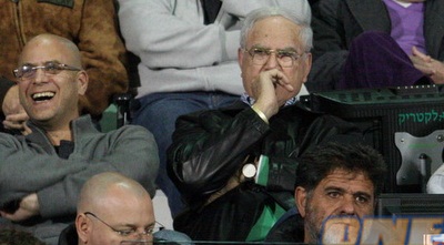 יעקב שחר. מגנה את התנהגות האוהדים (עמית מצפה)