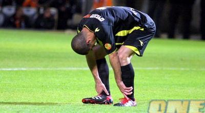 עמית בן שושן על הקרשים (משה חרמון) עמית בן שושן על הקרשים (משה חרמון)