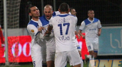 שחקני ק&qout;ש חוגגים (עמית מצפה) שחקני ק&qout;ש חוגגים (עמית מצפה)