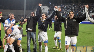 שחקני ק&qout;ש חוגגים. במקום הראשון אחרי סיבוב (עמית מצפה)