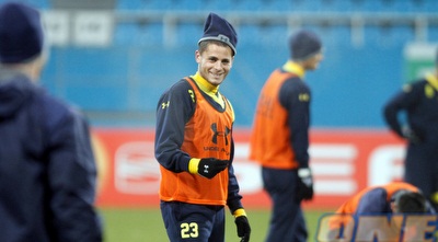 מושיקו לוגסי. ישתף פעולה עם גל אלברמן בקישור (הרשמי של מכבי ת&qout;א) מושיקו לוגסי. ישתף פעולה עם גל אלברמן בקישור (הרשמי של מכבי ת&qout;א)