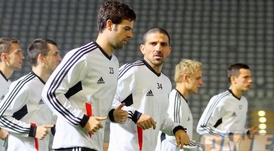 אוחיון שעשוי לשחק: &qout;כרגע אני שחקן של לגיה ומאוד שמח להגיע איתם לארץ&qout; (יניב גונן)