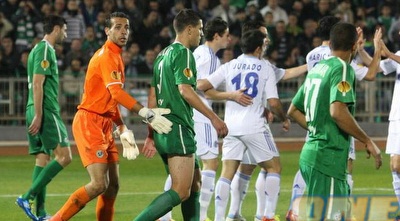 שאלקה חוגגת על חשבון חיפה. &qout;אולי עכשיו נעלה על הגל&qout; (עמית מצפה) שאלקה חוגגת על חשבון חיפה. &qout;אולי עכשיו נעלה על הגל&qout; (עמית מצפה)