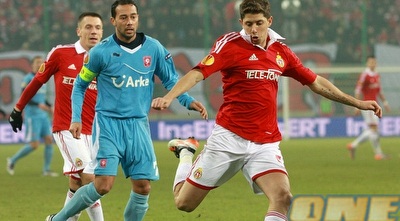 מליקסון בועט  (אתרה הרשמי של ויסלה קראקוב) (בעז גורן)