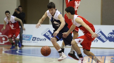 יובל שפרן יוצא קדימה (עמית מצפה)