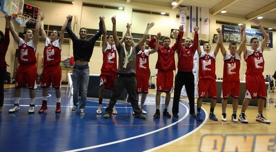 שחקני עמק החולה חוגגים (עמית מצפה)