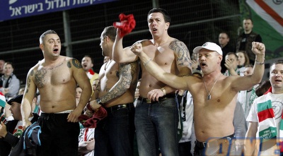 גם לאוהדי לגיה ורשה יש ייצוג בבלומפילד (יוסי ציפקיס)