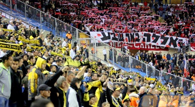 אוהדי שתי הקבוצות לפני תחילת המשחק (משה חרמון)