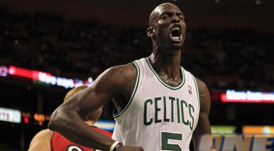 קווין גארנט בטירוף... הלו, זו רק טורונטו (רויטרס)