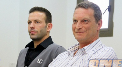 עמית קליין עם אוראל גרינפלד. גם השופטים התלוננו עליו (יניב גונן)