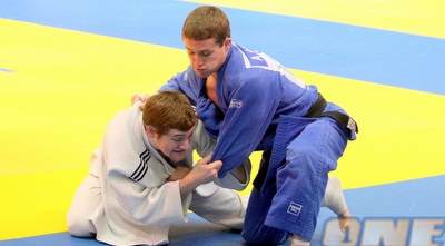 טומי ארשנסקי (כחול) (משה חרמון)