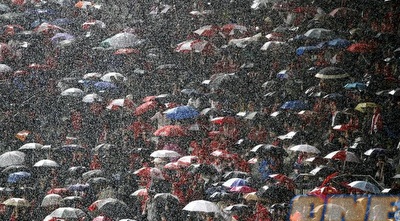 גשם בבלומפילד (יוסי ציפקיס) גשם בבלומפילד (יוסי ציפקיס)