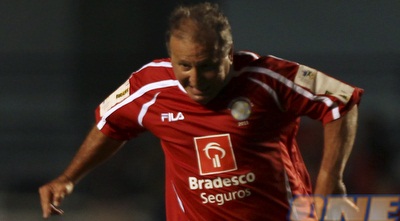 זיקו בפעולה. עשה כבוד לסוקרטס (רויטרס)