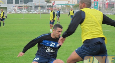 תמיר כחלון באימון הבכורה לצד אורי מגבו (יגאל ברמן)