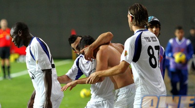 ארמון בן נעים חוגג עם החברים (שי לוי)