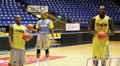 מאלט מתאקלם  (האתר הרשמי של מכבי ת&qout;א) (ONE)