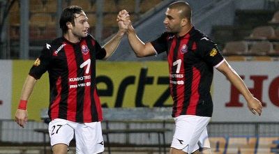 ערן לוי ויובל אבידור חוגגים (יוסי ציפקיס)