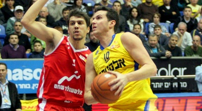 פניני עובר את פרחי (משה חרמון)