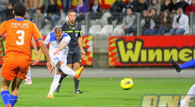 שמעון אבוחצירא משגר את השער הראשון (יניב גונן)