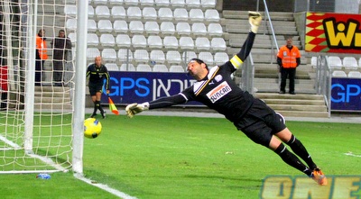 הכדור של אחמד עבד פוגע בקורה (יניב גונן)