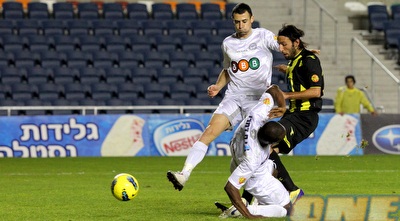 סטיבן כהן כובש (שי לוי)